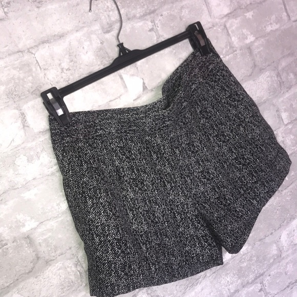 EXPRESS | Low rise Black and white print shorts - Picture 1 of 8